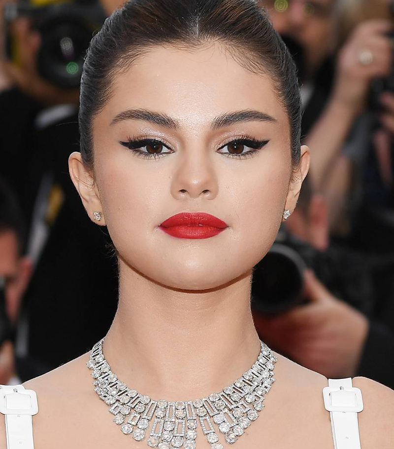 Bustier tops: Selena Gomez bustier Cannes